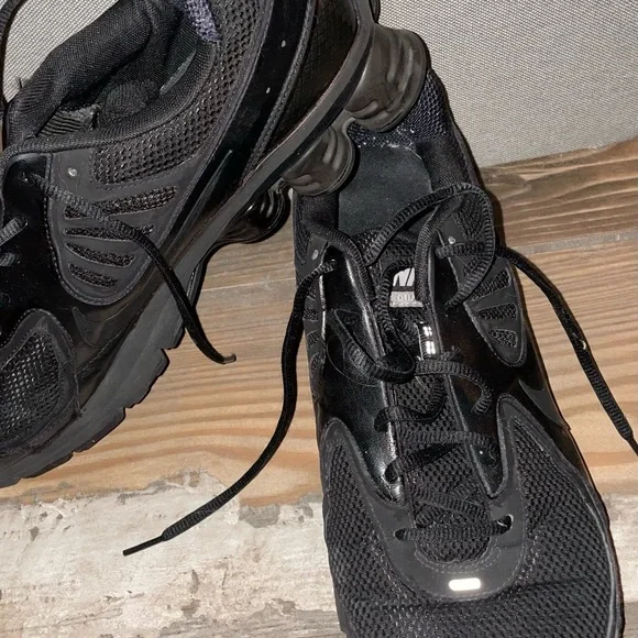 Men's Nike Shox Deliver Triple Black - Picture 1 of 7